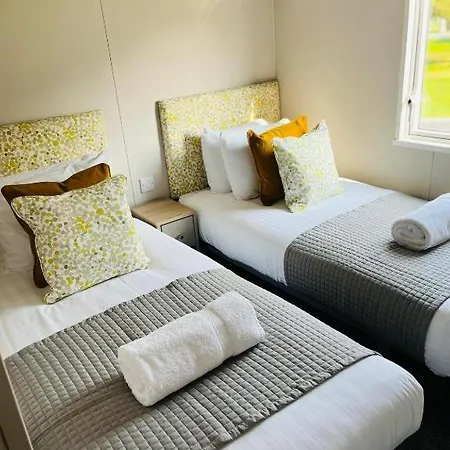 Lazy Bunny With Hot Tub Сasa de vacaciones